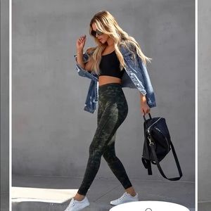 SPANX - LOOK AT ME NOW SEAMLESS LEGGING - CAMO